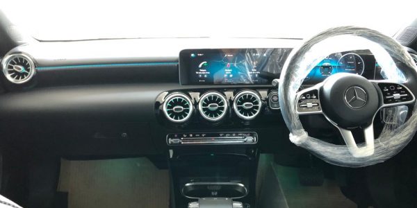 interior MBUX a class